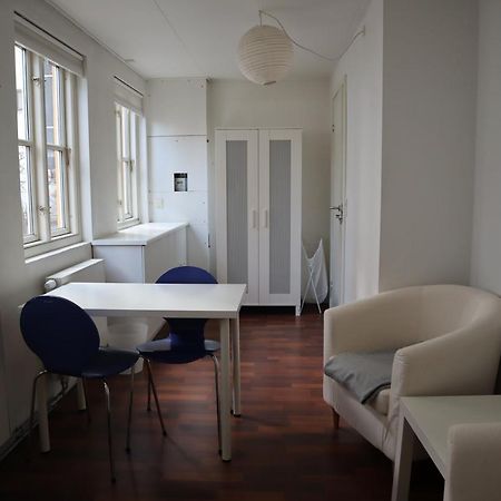 Rooms In Quiet Yellow Courtyard Apartment โคเปนเฮเกน ภายนอก รูปภาพ