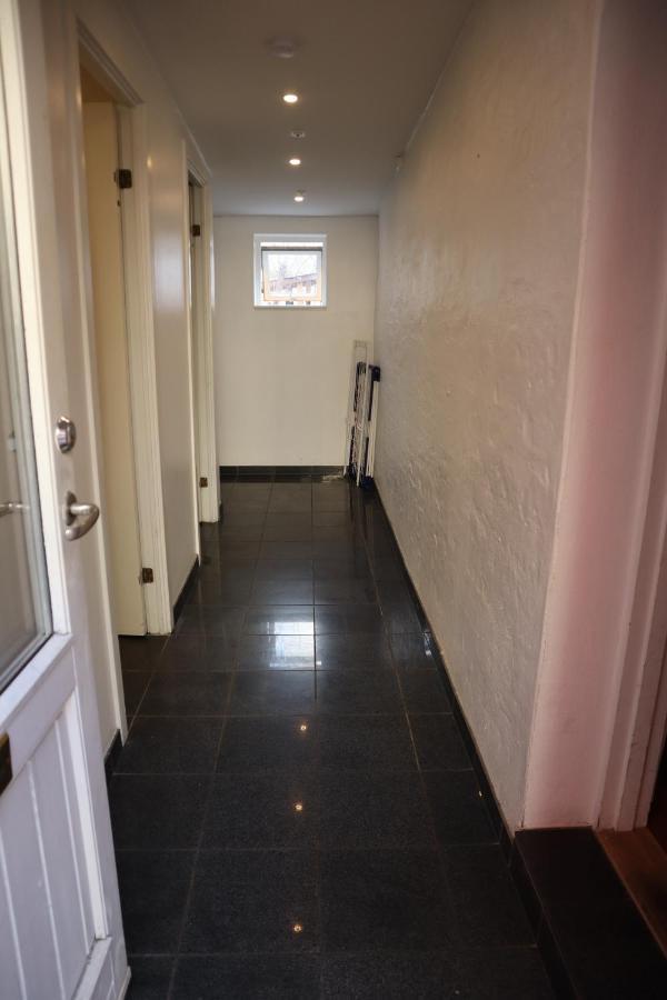 Rooms In Quiet Yellow Courtyard Apartment โคเปนเฮเกน ภายนอก รูปภาพ