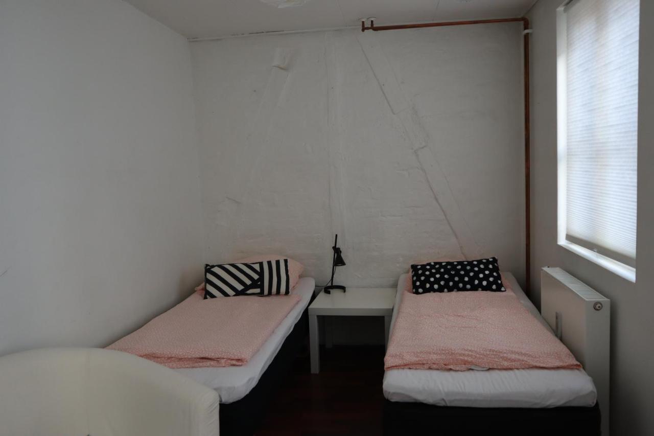 Rooms In Quiet Yellow Courtyard Apartment โคเปนเฮเกน ภายนอก รูปภาพ