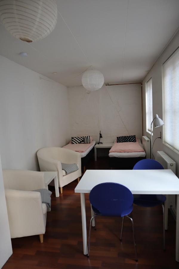 Rooms In Quiet Yellow Courtyard Apartment โคเปนเฮเกน ภายนอก รูปภาพ