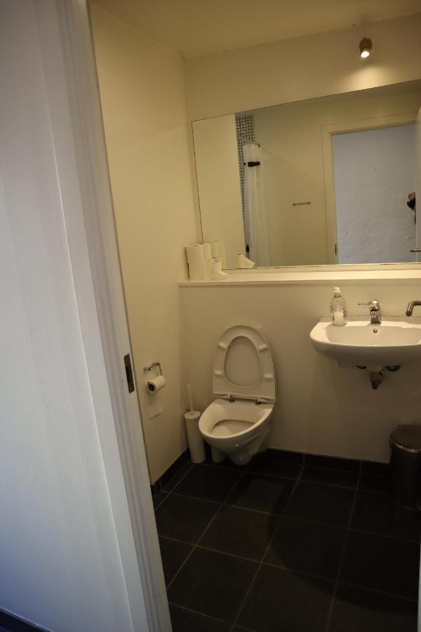 Rooms In Quiet Yellow Courtyard Apartment โคเปนเฮเกน ภายนอก รูปภาพ